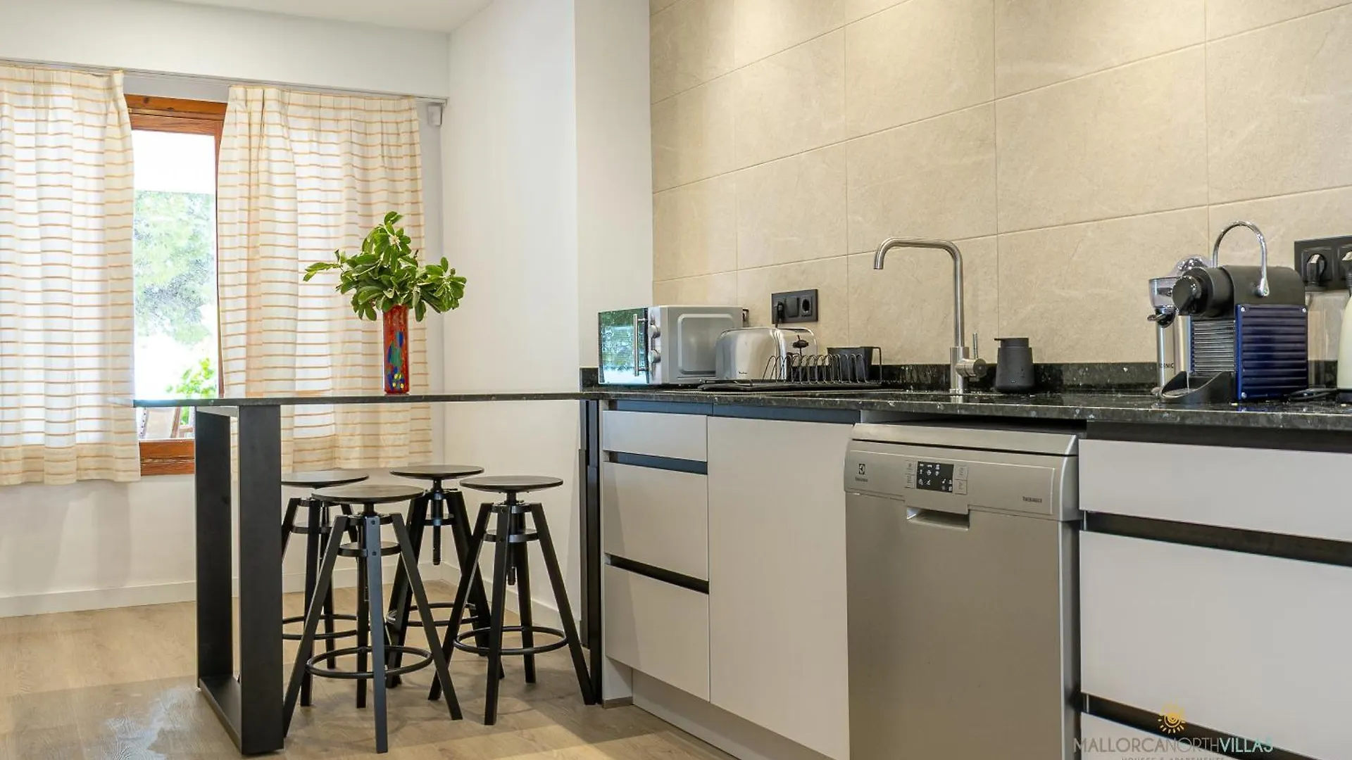 Apartamento Bel Planta Baja First Line Pinewalk Port de Pollença Spanien